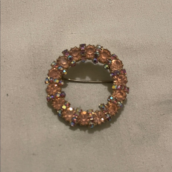 Jewelry - Vintage Rhinestone Gold and‎ Pink Crystal Brooch